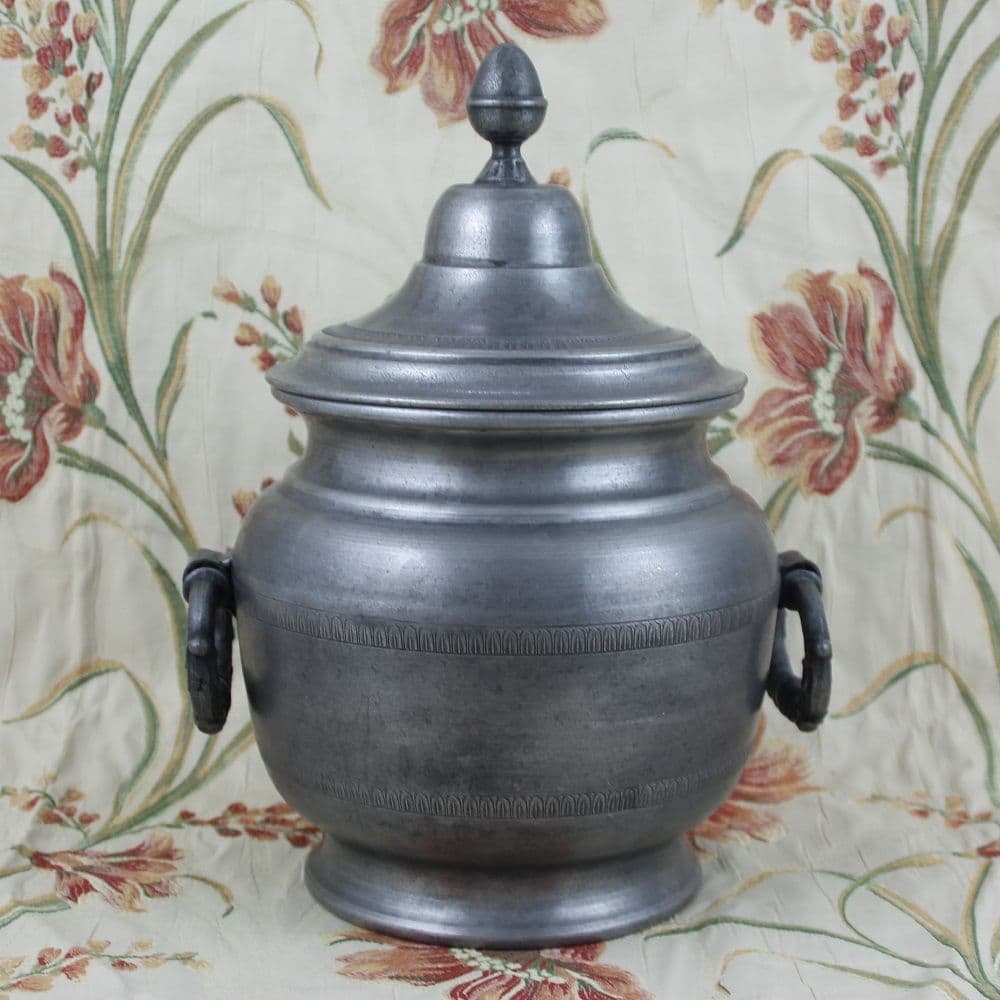 Soupière ancienne en étain