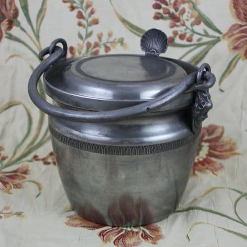 Soupière à anse en étain