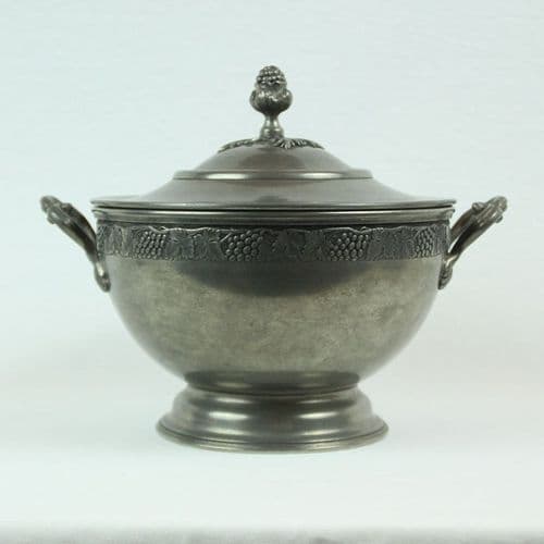 Soupière en étain Chantecler motif raisin