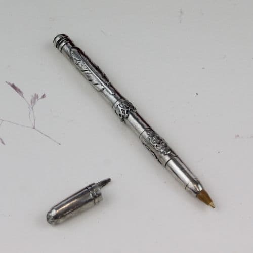 Stylo en étain avec bouchon "Louise"