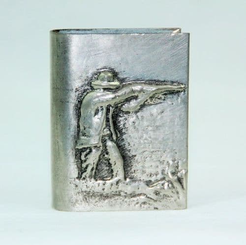 Support petite boîte d'allumettes décor chasseur en étain