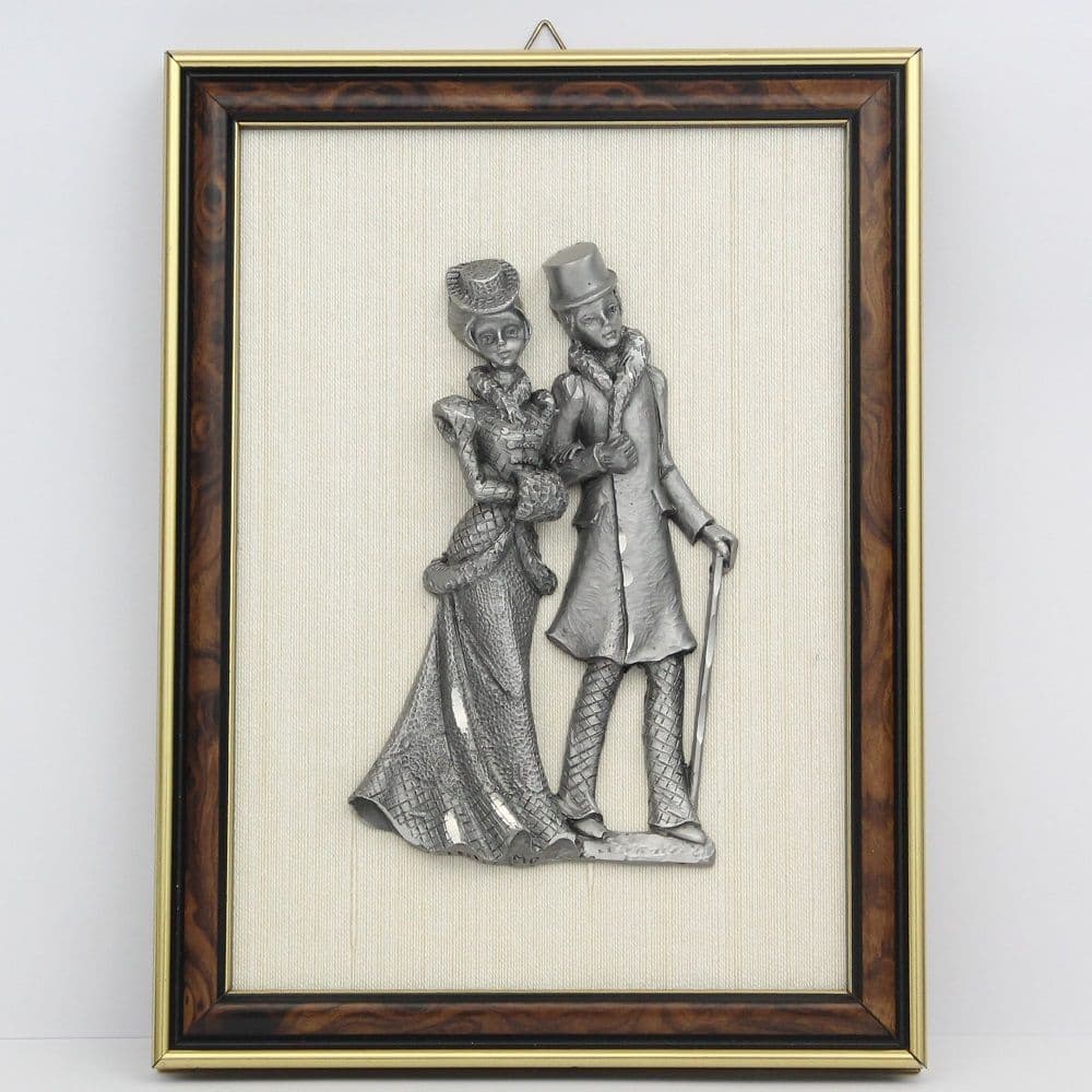 Tableau couple élégant en étain