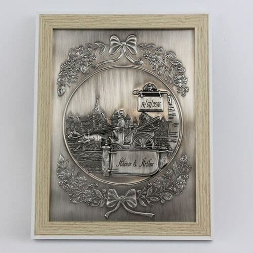 Tableau en étain à graver motif calèche pour couple