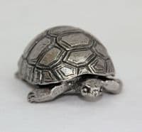 Tortue miniature en étain