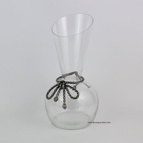 Vase en verre et noeud en étain