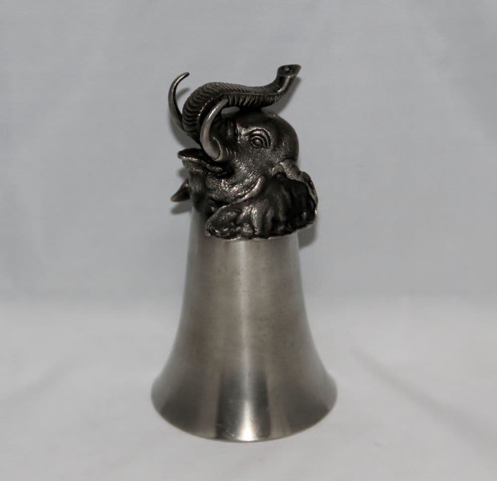 Verre en étain, timbale éléphant grand modèle en étain