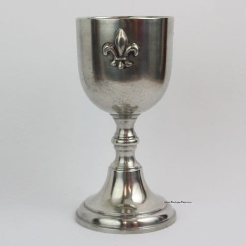 Verre à vin, coupe sur pied étain forme calice motif fleur de lys 25cL
