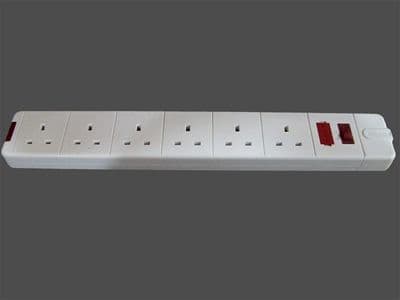 6 way permaplug heavy duty white rewireable trailing socket.