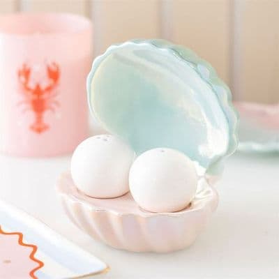 Clam Shell Salt & Pepper Shakers