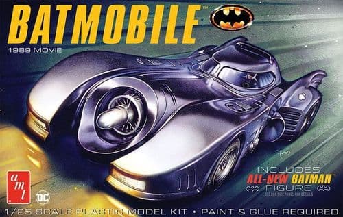 1989 Batmobile w/Seated Batman Figure 1:25 scale - AMT