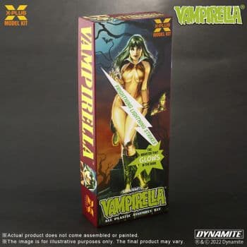 Vampirella (Glow in The Dark Edition) Figure 1:8 Scale Model Kit