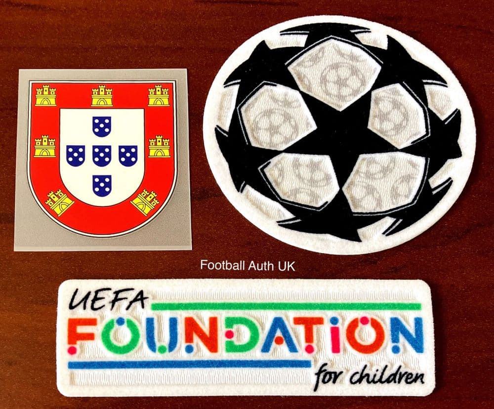 Spilla Trofeo UEFA Europa League - Replica Ufficiale 35 Mm, Argento, Per Collezionisti - Foto 9