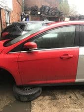 FORD FOCUS RED. FRONT DOOR. PASSENGER SIDE. 2012 - 2015.