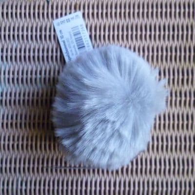Lang Yarns Fun Fur POMPOM 10 cm pale grey