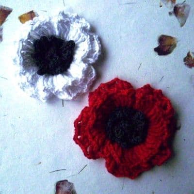 REMEMBRANCE POPPY Free Crochet Pattern