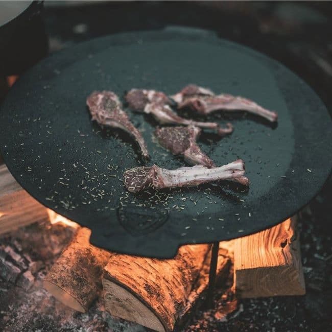 Stabiles Dreibein Zum Kochen über Dem Lagerfeuer