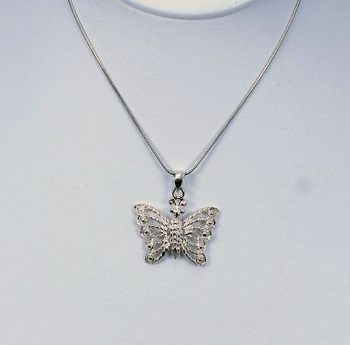 925 Sterling Silver Butterfly Pendant with Movable Wings & Chain - Exclusive Design