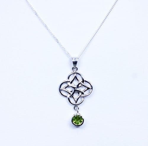 925 Sterling Silver Celtic Design Pendant & Chain Set with Peridot Gem Stone