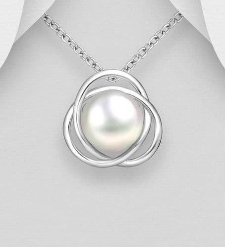 925 Sterling Silver Celtic Pendant & Chain, Decorated with a 18mm Freshwater Pearl