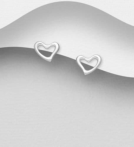 925 Sterling Silver Dainty Elegant Heart Push-Back Stud Earrings