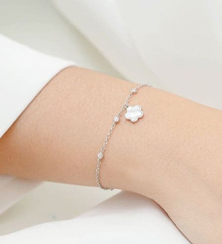 925 Sterling Silver Flower Bracelet, Decorated with Mother of Pearl Shell and CZ Simulated Diamonds 