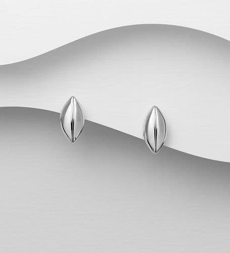 925 Sterling Silver Handcrafted Diamond-Shaped Stud Earrings – Sleek, Modern & Timeless ✨