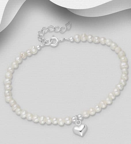 925 Sterling Silver Heart Bracelet Adorned with Cultured Freshwater Pearls