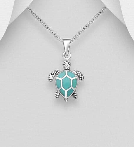 925 Sterling Silver Leaf Pendant & Chain, Decorated with Garnets Gemstones (1)