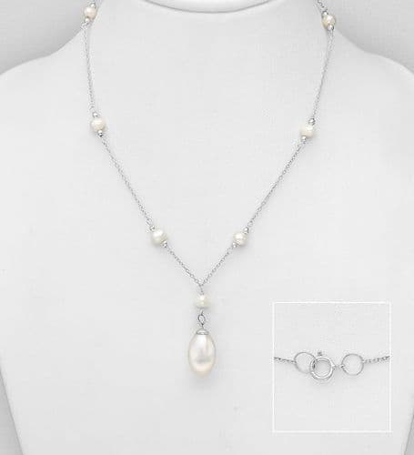 925 Sterling Silver Necklace, Decorated with A Droplet Cultured Freshwater Pearls