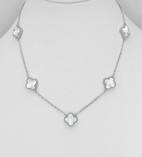 925 Sterling Silver Necklace, Decorated with Five Mother of Pearl Shell Clover Flowers. 41.9 - 44.4