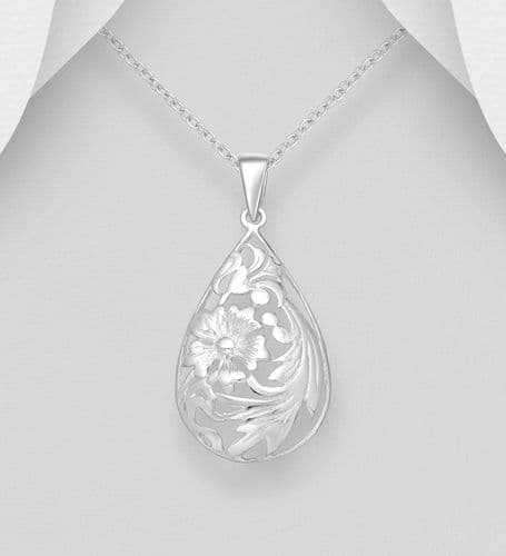 925 Sterling Silver Oval Hand Crafted Flower Pendant & Chain