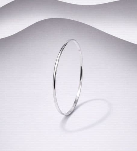 925 Sterling Silver Plain Solid Round Bangle - 4m Wide: Available in two sizes: 70 mm & 65 mm