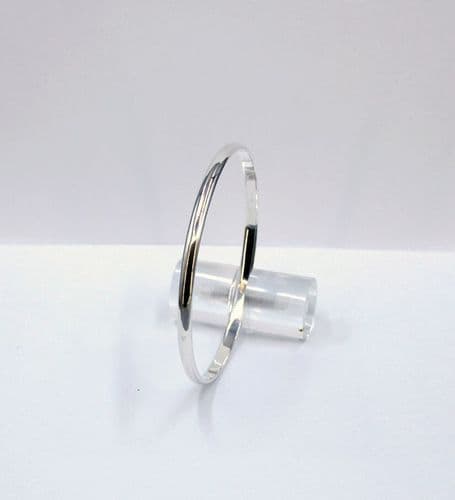 925 Sterling Silver Plain Solid Round Bangle - 4m Wide: Available in two sizes: 70 mm & 65 mm