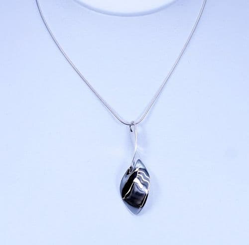925 Sterling Silver plain Twist Polished Pendant & Chain