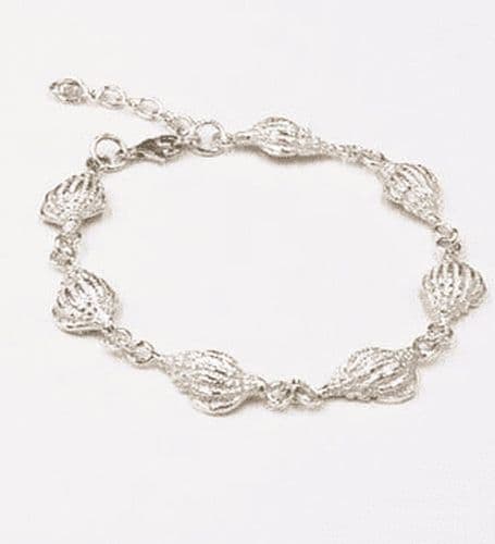 925 Sterling Silver Sea Shell Style Bracelet: with extension links