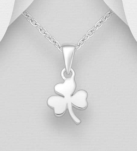 925 Sterling Silver Shamrock Pendant & Chain – Timeless Luck and Elegance