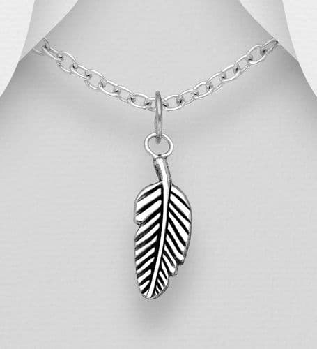 925 Sterling Silver Small Leaf Pendant & Chain