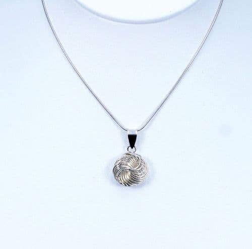 925 Sterling Silver Twisted Wool Knot Pendant & Chain/Necklace