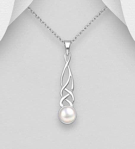 Beautiful 925 Sterling Silver Celtic Pendant & Chain Decorated With Fresh Water Pearl