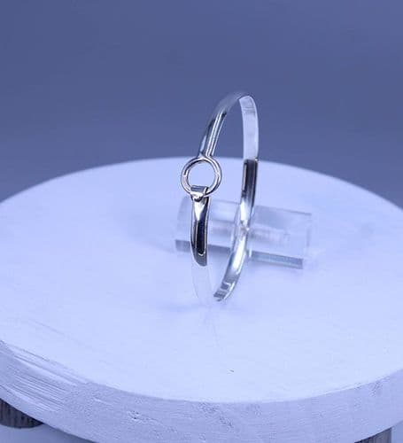 Hand Crafted Bangle - 925 Solid Sterling Silver with Plain Round Clasp - Simple and Elegant Style