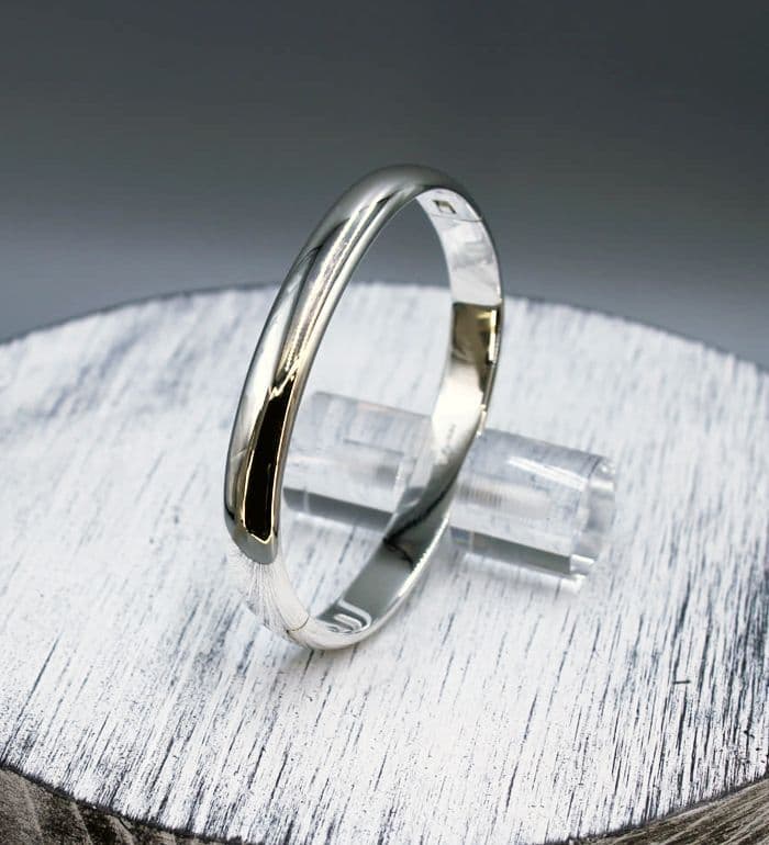 Handmade Oval Bangle: 925 Solid Sterling Silver with Concealed Clasp. 7mm wide, 45gms