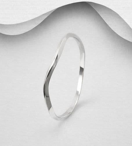 Solid 925 Sterling Silver Designer-Inspired Wavy Bangle – Exclusive Modern Elegance