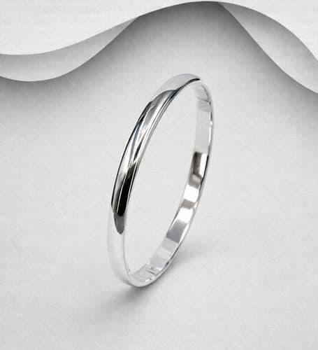 Solid 925 Sterling Silver Oval Shaped Polished Round Bangle.