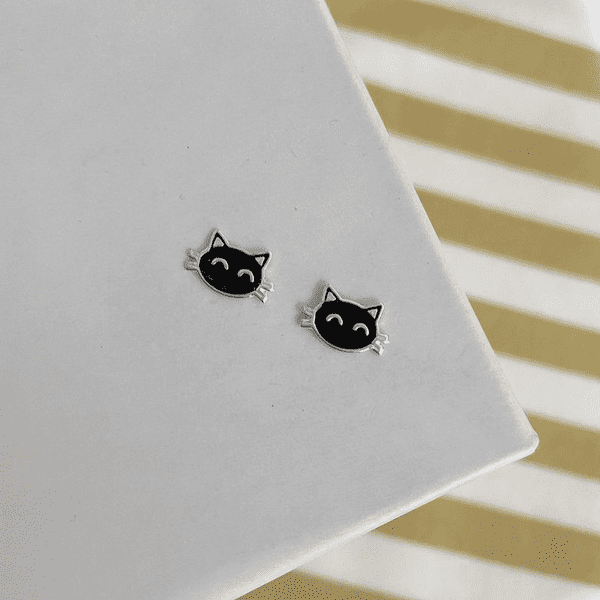 Cat Studs