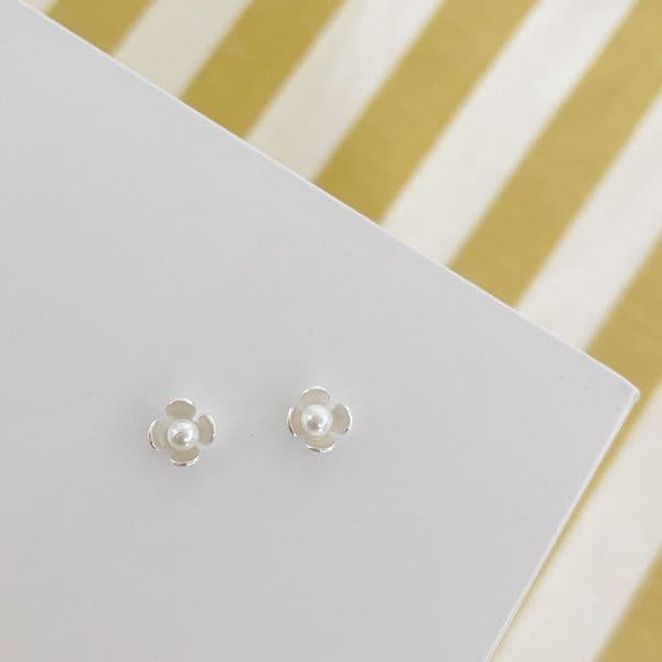 Flower Pearl Studs