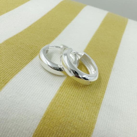 Huggie Hoops