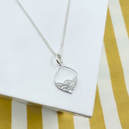 Wave Necklace