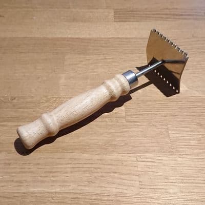 Queen Excluder Cleaner