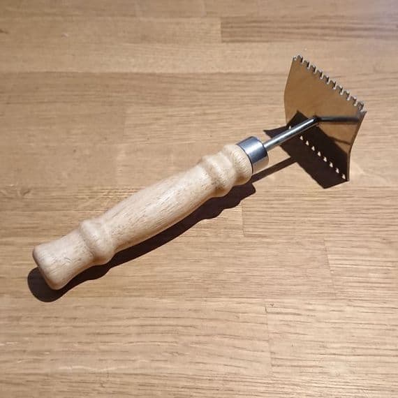 Queen Excluder Cleaner