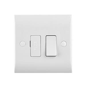 13A Switched Fused Spur Unit Curved Edge CE320